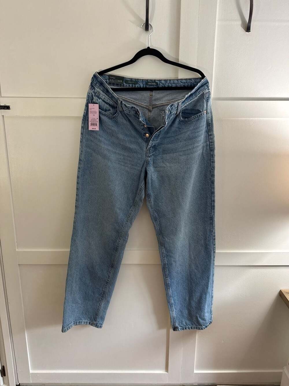 Wild Fable Women's High-Rise Easy Rigid Straight Jeans in Medium Wash Size 14
